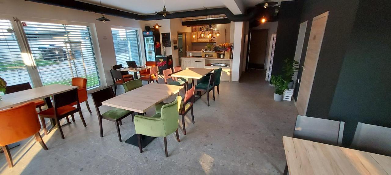 Bed & Breakfast Rezidenca Pipanova Ljubljana Exteriör bild