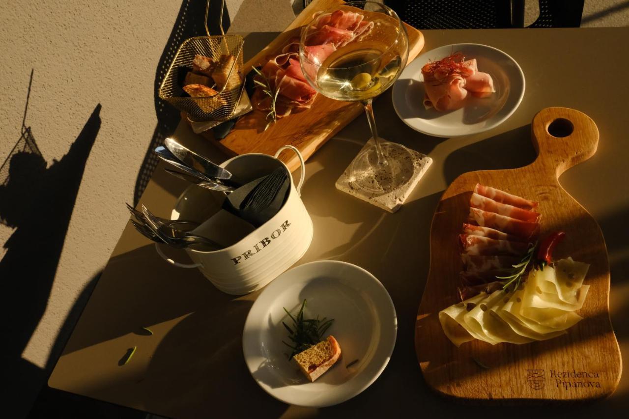 Bed & Breakfast Rezidenca Pipanova Ljubljana Exteriör bild