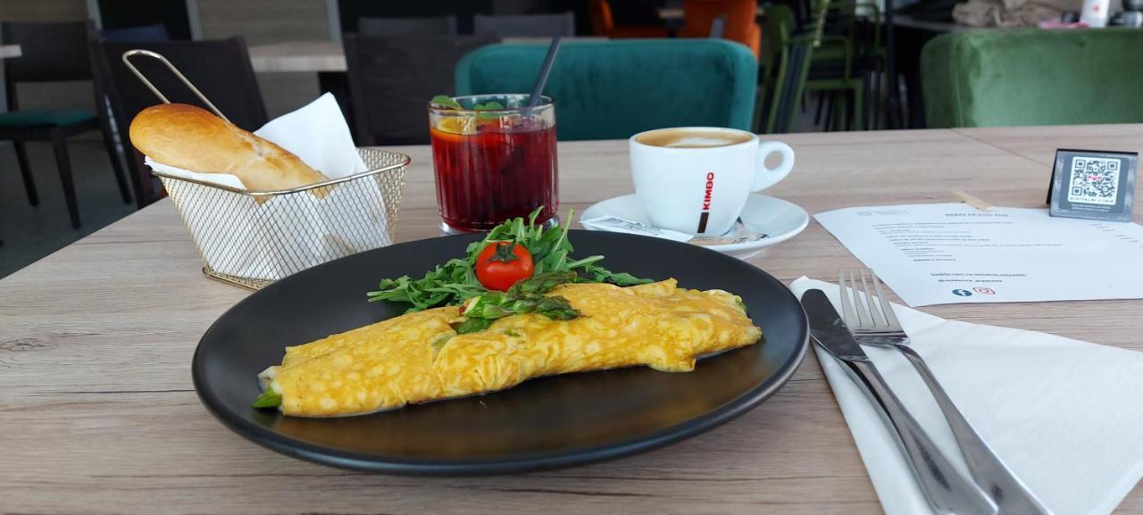 Bed & Breakfast Rezidenca Pipanova Ljubljana Exteriör bild