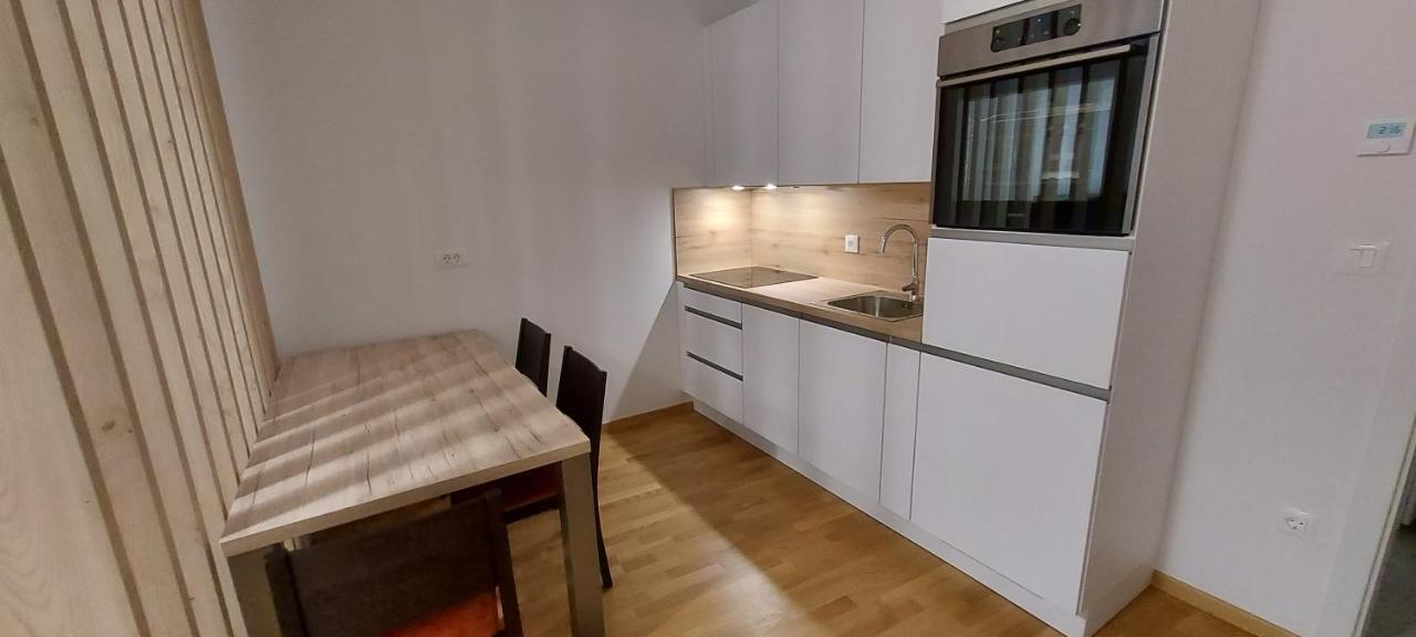 Bed & Breakfast Rezidenca Pipanova Ljubljana Exteriör bild