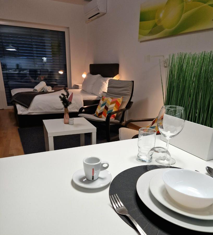 Bed & Breakfast Rezidenca Pipanova Ljubljana Exteriör bild