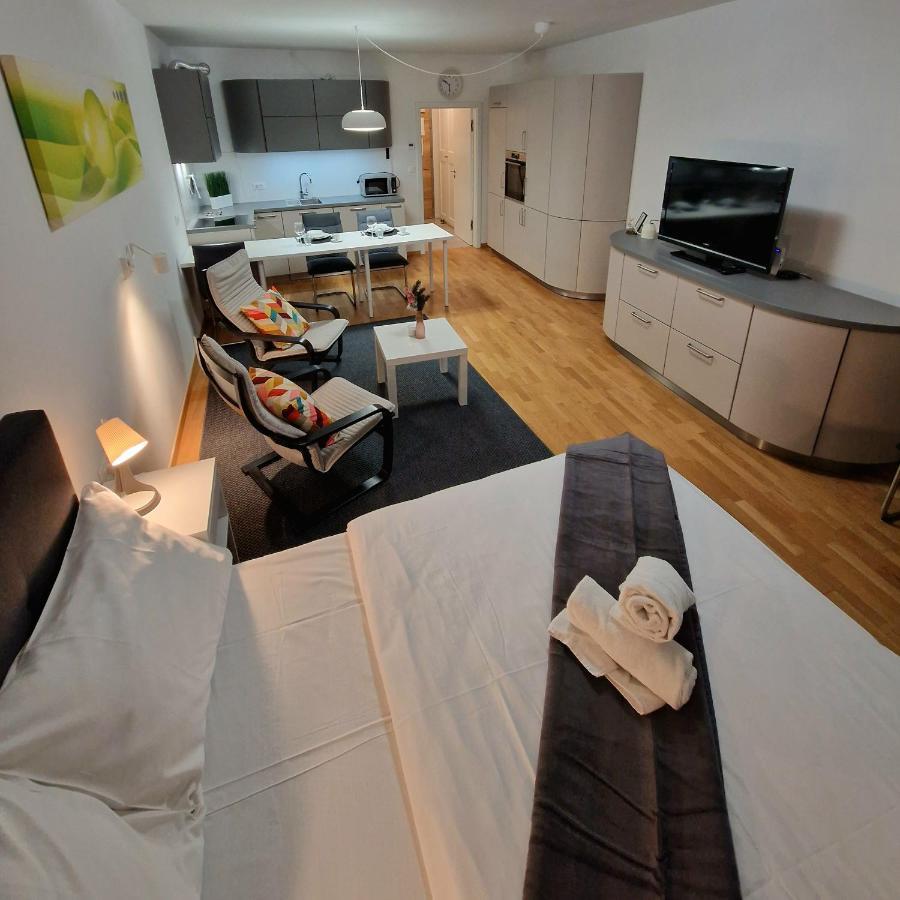 Bed & Breakfast Rezidenca Pipanova Ljubljana Exteriör bild